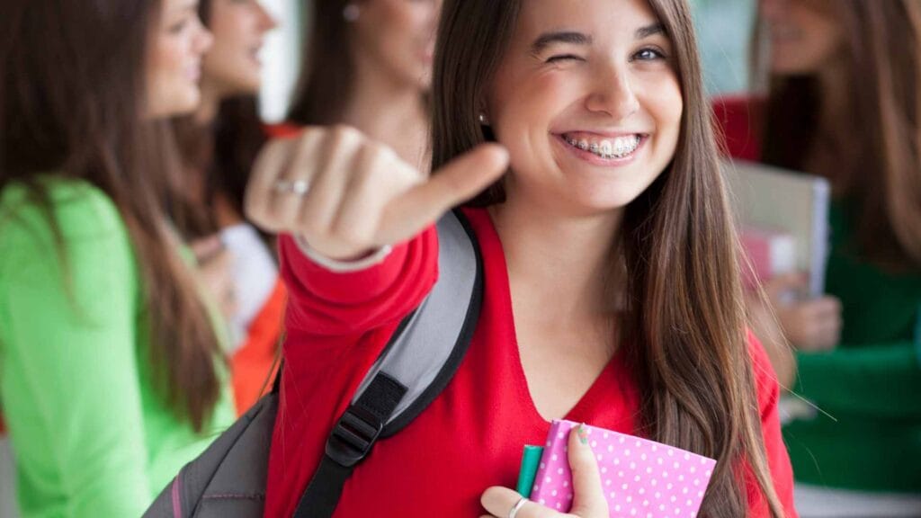 a che età si mette l'apparecchio ai denti | adolescente